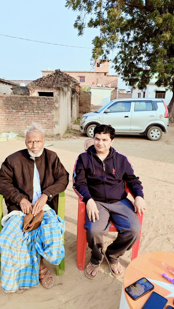 जब तक बड़े बुजुर्गों का साया सर पर रहता है जिंदगी की मुश्किलों से मुस्कुरा कर लड़ा जा सकता है अपने बड़े बुजुर्गों का हर हाल में एहतराम करिए !!
❤️🤲🥰