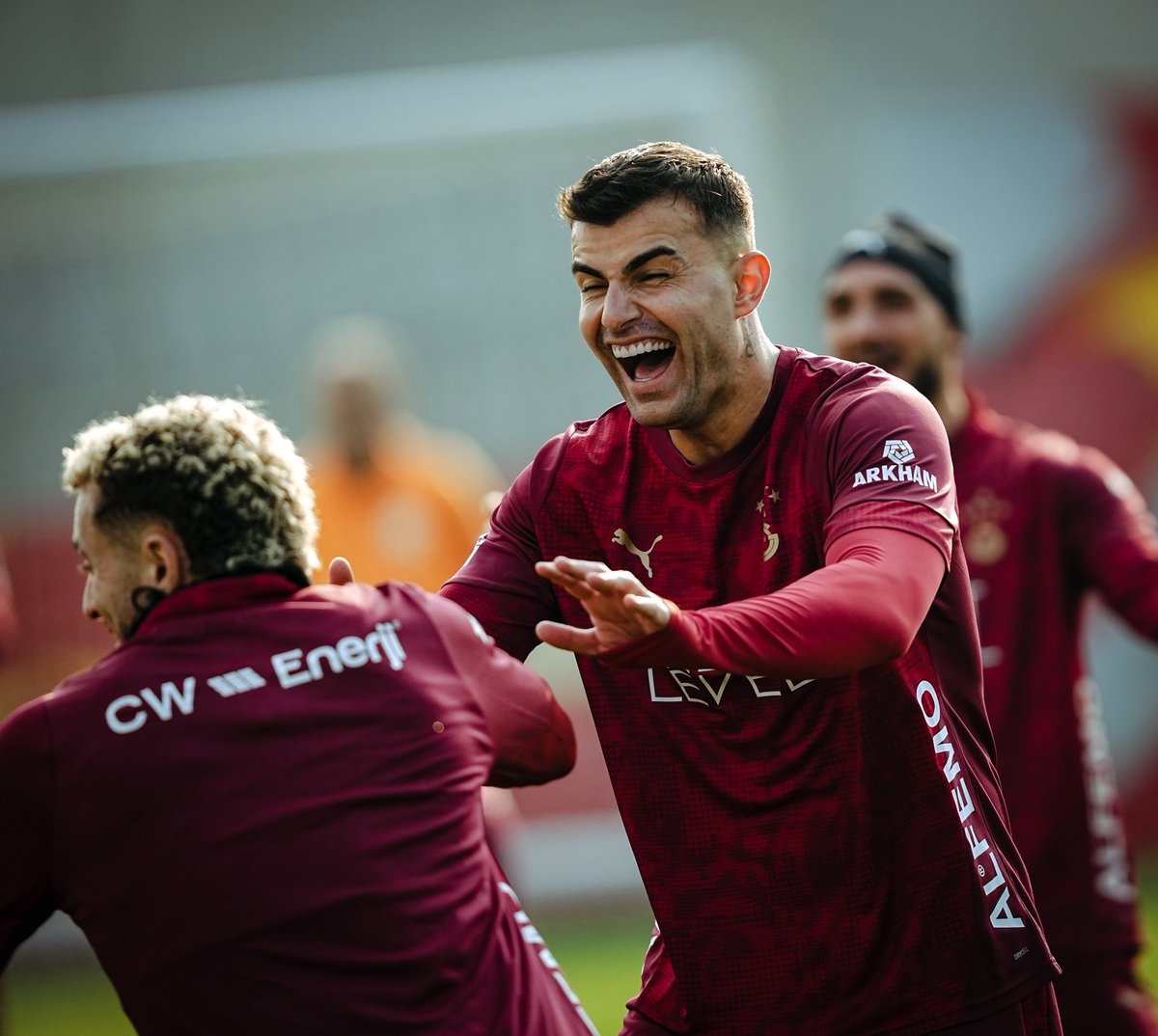 GalatasaraySK's tweet photo. 💛❤️ https://t.co/zAfv2SOcsn