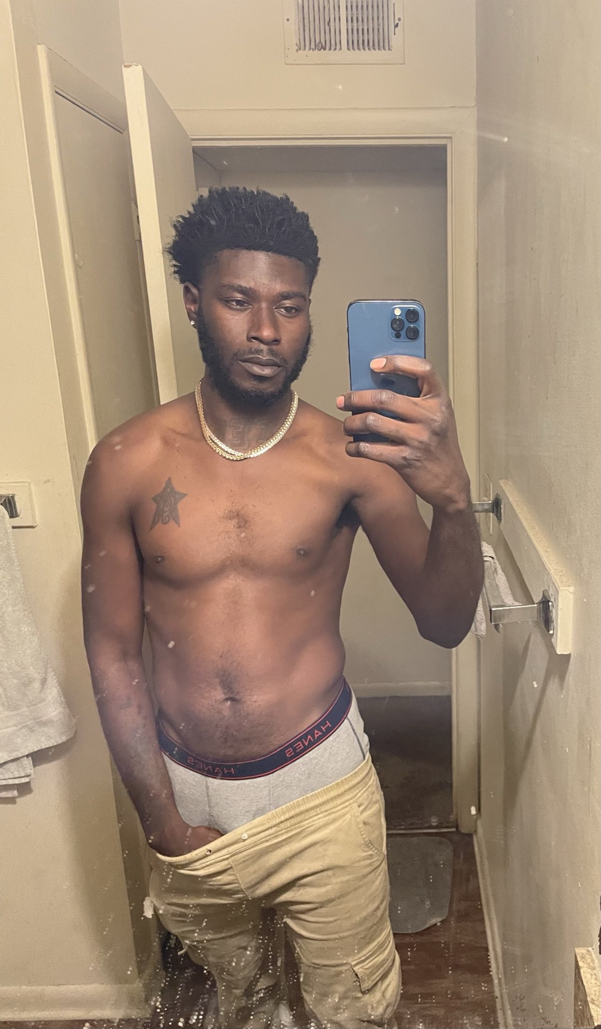 Better promote dat music, I got streams all out in Compton🌪️🔥🌏 #Trending #streams #platform #model #designer https://t.co/KmJ22xlJ8E