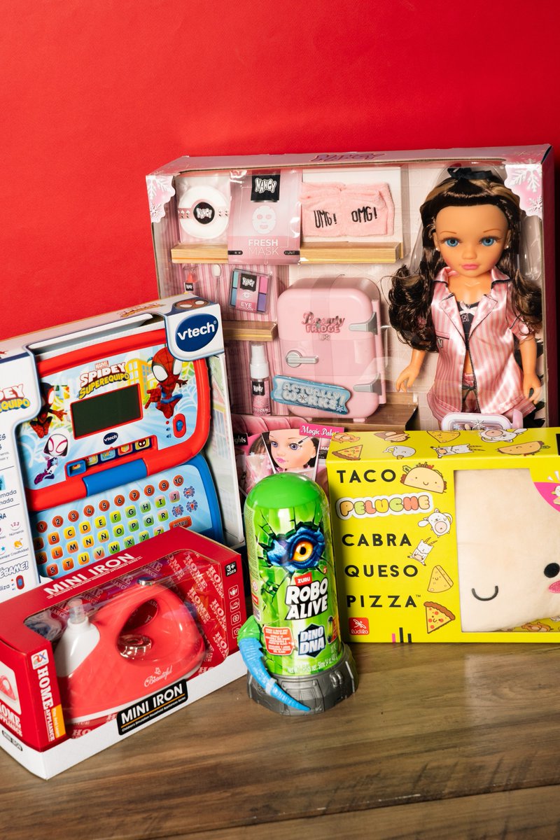 Plasticosur's tweet photo. 🎄✨ ¡Navidad es sinónimo de regalitos y juegos en casa! ✨🎄
En Plasticosur ya tenemos la mesa (y el árbol 😜) llenos de ideas para acertar sí o sí.
📌 Tiendas Sevilla y Huelva
👉 https://t.co/6yEBQSehlq
#sevilla #plasticosur #juguetes https://t.co/Qb5DzvjFaY