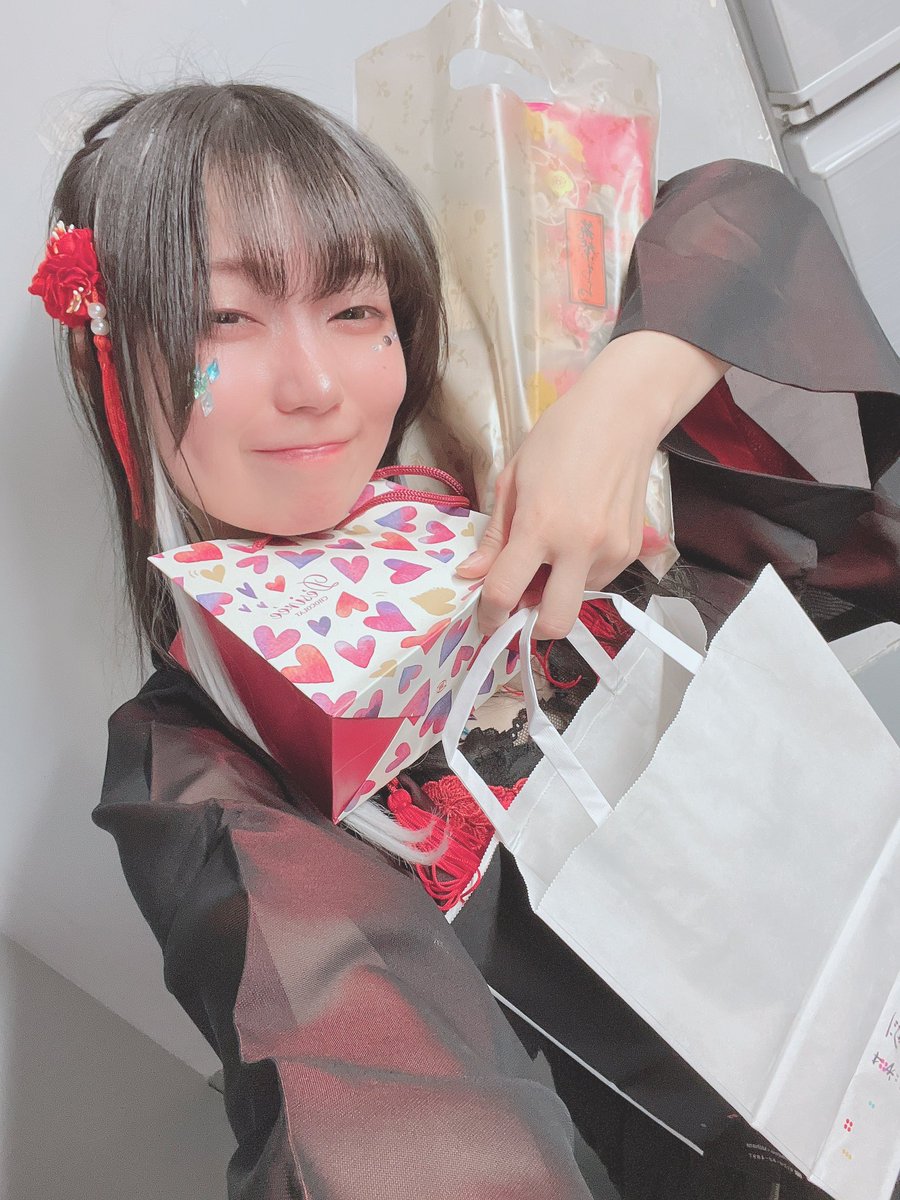 2公演目でした🐦‍⬛🏮 御観劇、お差し入れ、物販のお迎え 2sチェキ開演