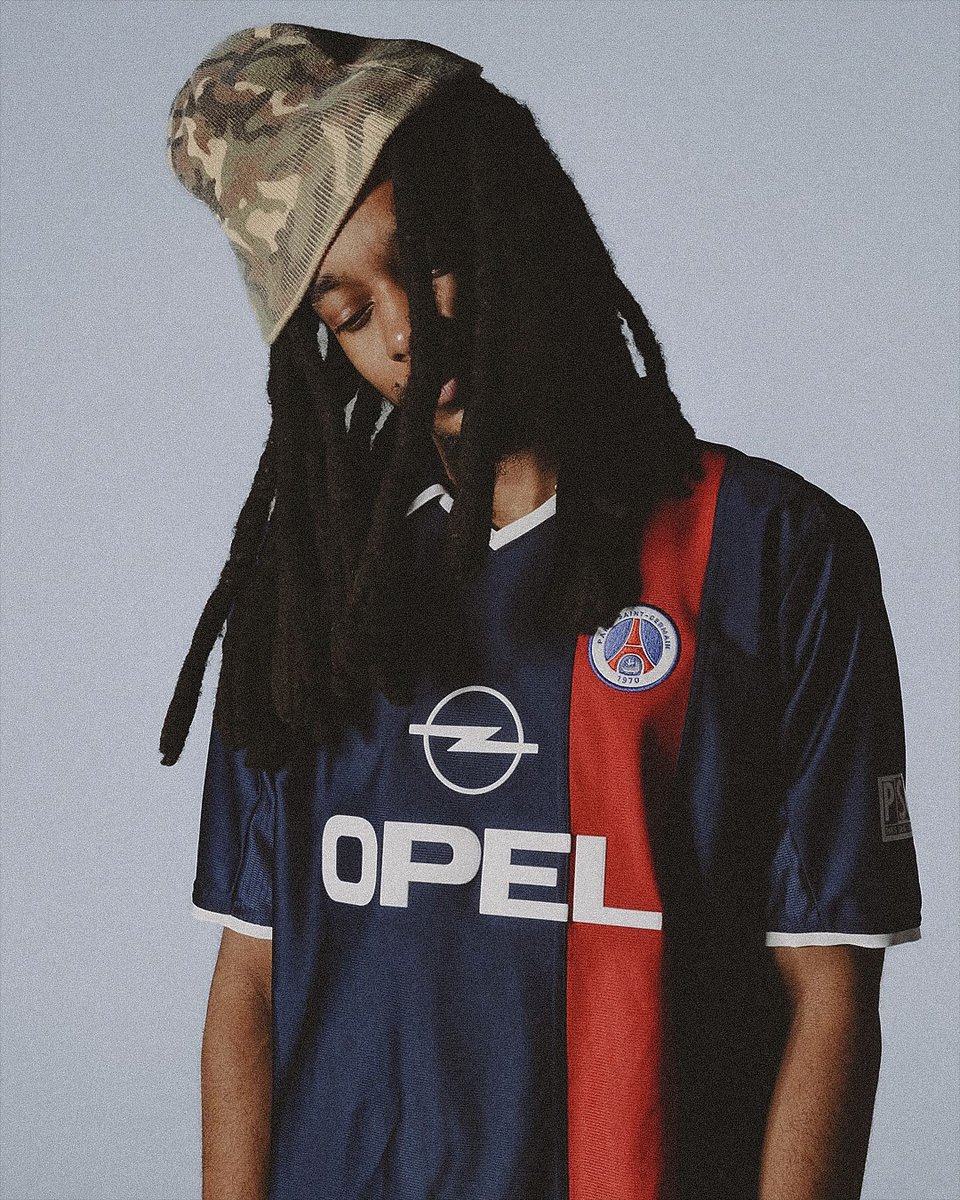 Restock des maillots PSG héritage à 50€ dommage ça arrive pas avant noël

Domicile 2001 chck.me/yD2g
Extérieur 2000 chck.me/tpII