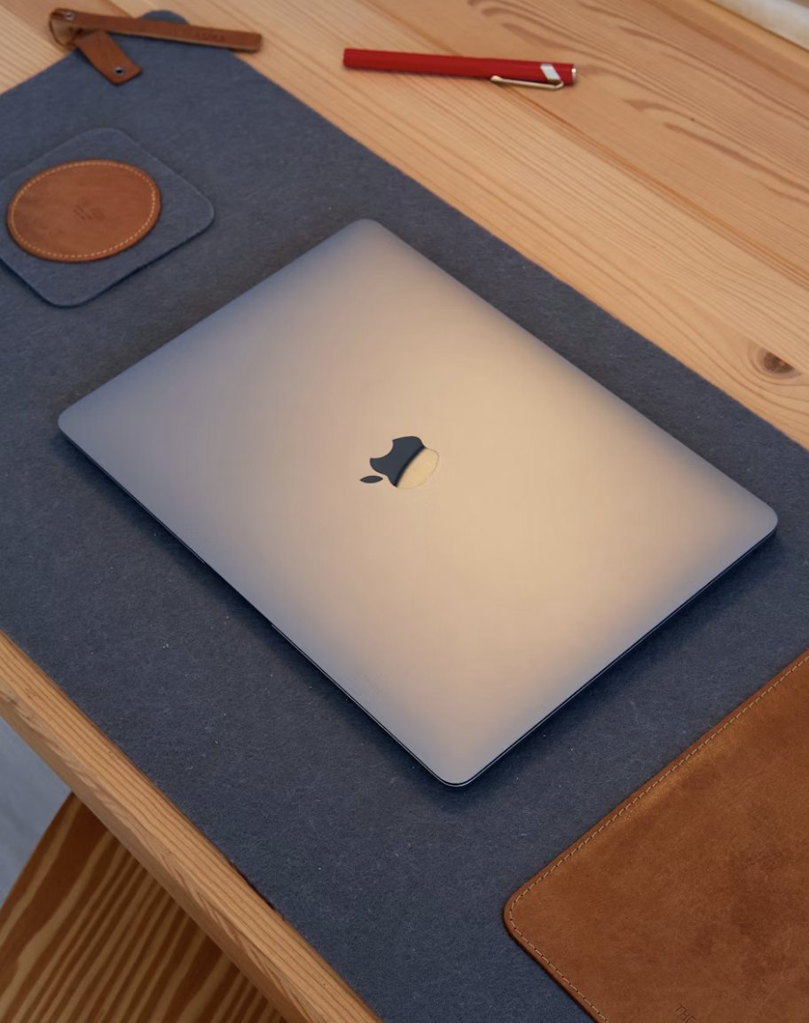 New to Mac? Right-click and left-click may have slight differences from those in Windows. 

Sit comfortably and read how to left click on a MacBook—mackeeper.com/blog/how-to-le… 

#apple #macos #macbook #macbookpro #tips #howto #apps #macos #guide #Mouse #CLICKS #blog