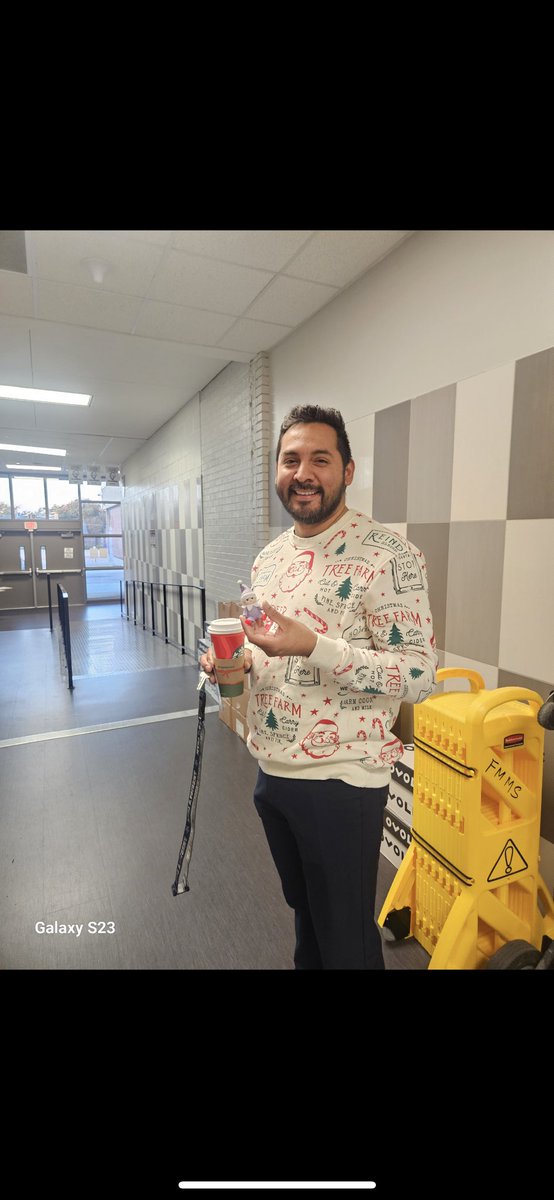 Charlie the Charger Elf tweet media