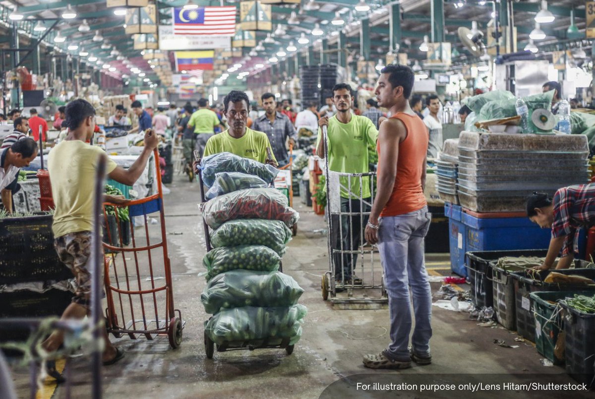 Bangladesh is suing 232 people who allegedly forced migrant workers to pay far above the government-approved cost to work in Malaysia.

They include owners and directors from 100 recruitment agencies linked to a syndicate accused of embezzling and laundering over RM2.6bil.

🧵1
