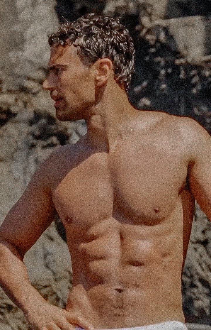 I’m f̶i̶n̶e̶ ̶ gay tweet media