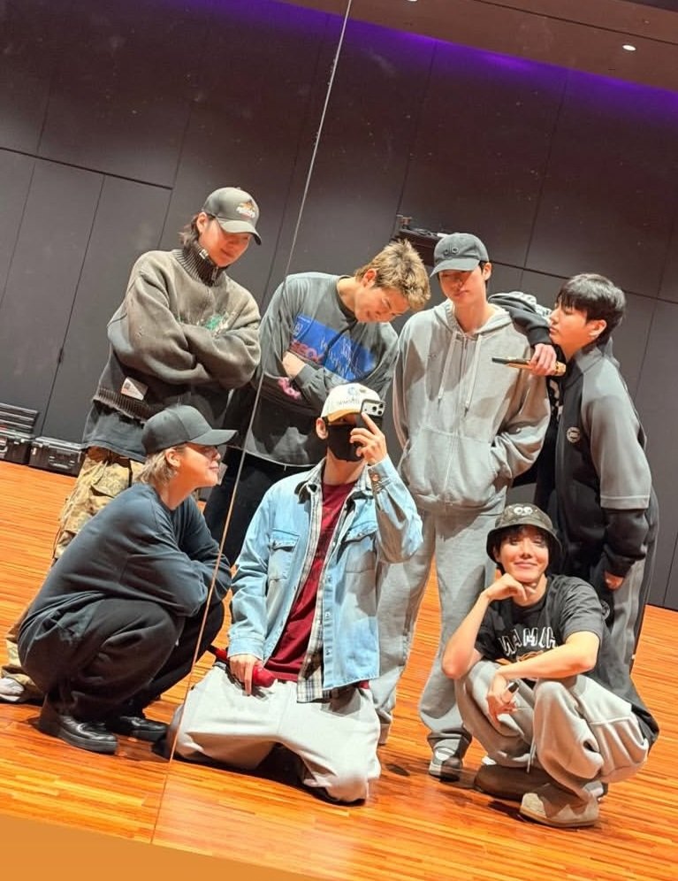 テヒョンさんシェアしてくれて
ありがとうございます🙏✨

やっぱり7人の姿は気持ちが安らぐな🤍
こころがほっこりあたたまる✨