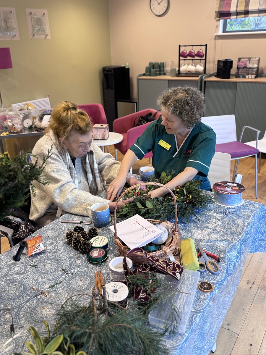 StLukes_Sheff's tweet photo. It's beginning to look a lot like Christmas!🎄Yesterday, our Therapy Through Nature group participated in a wreath-making session with our Occupational Therapy team, all as part of our nature prescribing activities. How beautiful do they look? 🌿❤️ https://t.co/GayP74HJM5