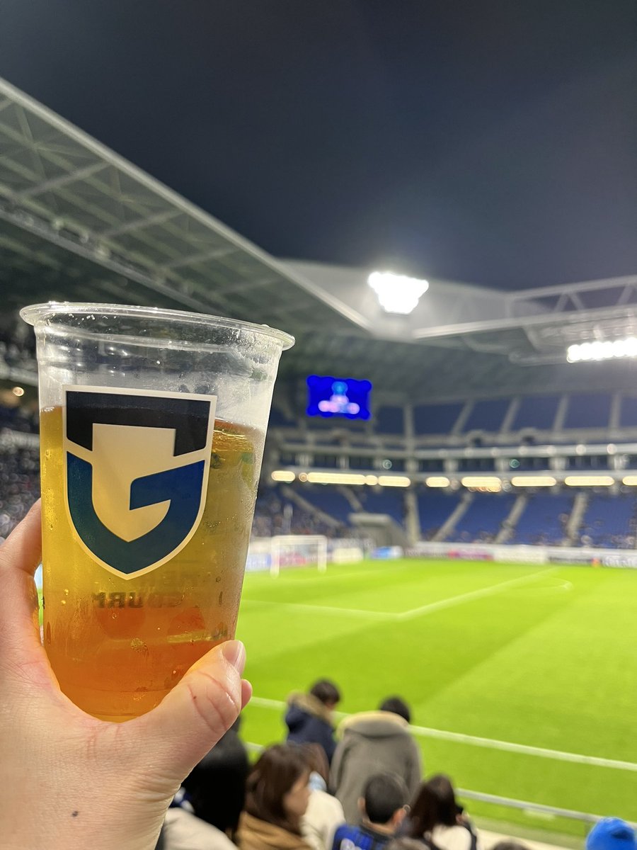 gravity324's tweet image. Ｊリーグ最終節は子供のインフルエンザで行けず不完全燃焼となりましたが、急遽12/11ACL行けることになり私のシーズンしっかりおさめることがきました💙🖤
ありがたいご縁があり素敵なお席で観戦できて幸✨
本当に2025シーズン楽しかったです☺️
来年開幕がもう待ち遠しい✨

#ガンバ大阪