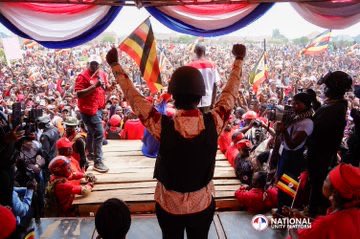 Azion001's tweet photo. Thank U Kasese For Receiving The President In Style https://t.co/qJKBiIzis4
