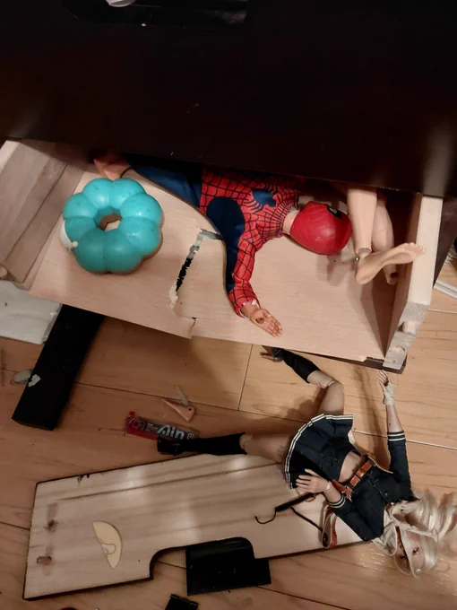 引出しを壊してしまった 78年に買ったポピーのスパイダーマン ずっと私のモデルをしてくれている
