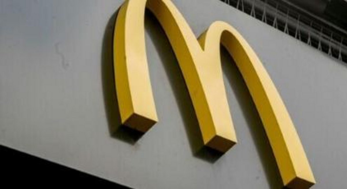 Ever received 1,200 copies of the same letter? One German man did. Meanwhile, a New Zealand cat embarked on a 3,000 km journey home.  

And in Belgium, an artist mapped NYC by scent. 🌍