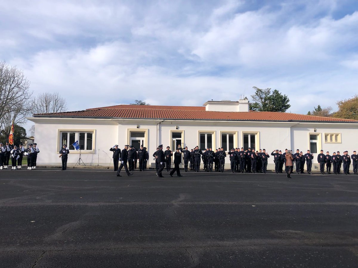PrefAquitaine33's tweet photo. Étienne GUYOT, préfet de la région #NouvelleAquitaine, préfet de la Gironde, préside à #Cenon la cérémonie du 81e anniversaire des Compagnies Républicaines de Sécurité (CRS).
"Une occasion unique pour honorer l’histoire, l’engagement et l’esprit d’une unité, qui jour après jour, incarne le sens du service public au travers de ces valeurs."