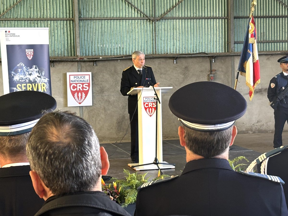 PrefAquitaine33's tweet photo. Étienne GUYOT, préfet de la région #NouvelleAquitaine, préfet de la Gironde, préside à #Cenon la cérémonie du 81e anniversaire des Compagnies Républicaines de Sécurité (CRS).
"Une occasion unique pour honorer l’histoire, l’engagement et l’esprit d’une unité, qui jour après jour, incarne le sens du service public au travers de ces valeurs."
