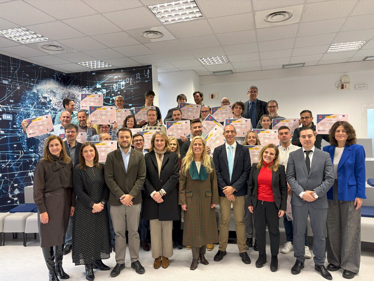 💻 La <a href="/ComunidadMadrid/">Comunidad de Madrid</a> renueva el CMICE de Getafe con aulas de ciberseguridad, videojuegos y tecnología VR.

📺 Pantallas LED, guantes de realidad virtual para impulsar la formación digital.

🚀 1.200 millones para 2025-2027: talento y digitalización al servicio del empleo.