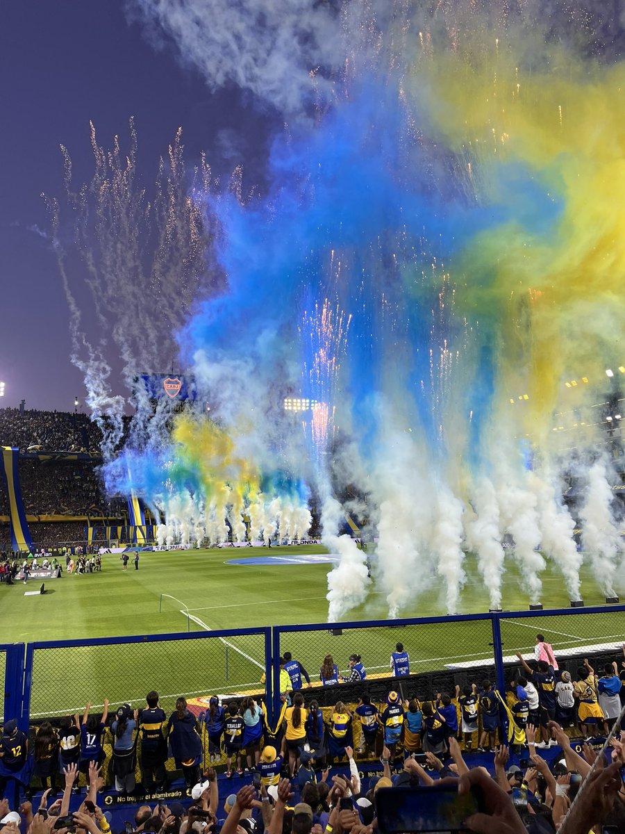 doloressool's tweet photo. Es la vida que nos tocó vivir. Feliz día bosteros 🇸🇪 https://t.co/4JyOPbNQhJ