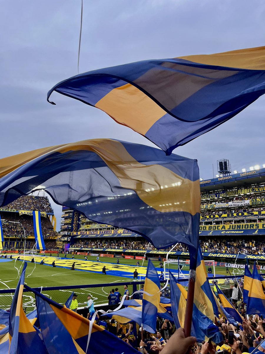 doloressool's tweet photo. Es la vida que nos tocó vivir. Feliz día bosteros 🇸🇪 https://t.co/4JyOPbNQhJ