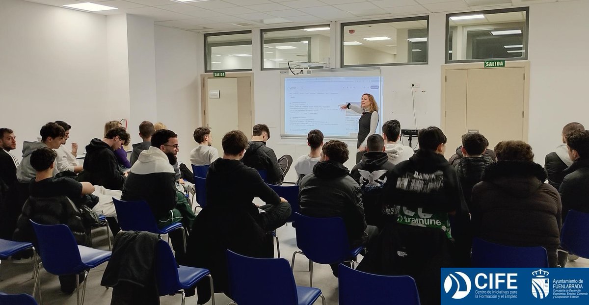 🎓¡Hoy hemos recibido la visita de un grupo de estudiantes del #IESVictoriaKent en el #CIFE! Han conocido nuestras instalaciones, programas de formación y recursos para el empleo. ¡Seguimos construyendo puentes entre la educación y el empleo! #CIFE #Fuenlabrada #FormaciónYEmpleo