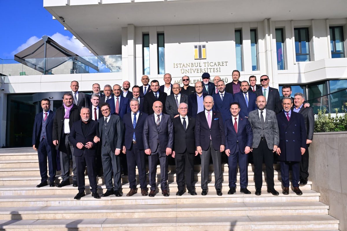 Haliç kıyısında İstanbul ticaretinin kalbinin attığı bir muhitte, İstanbul Ticaret Üniversitemiz için bir eğitim vahasının açılışını yaptık.

İstanbul Ticaret Odası'nın tarihi binası ve İstanbul Ticaret Üniversitemizin Eminönü Ahi Çelebi Kampüsü, aslına uygun restorasyonun