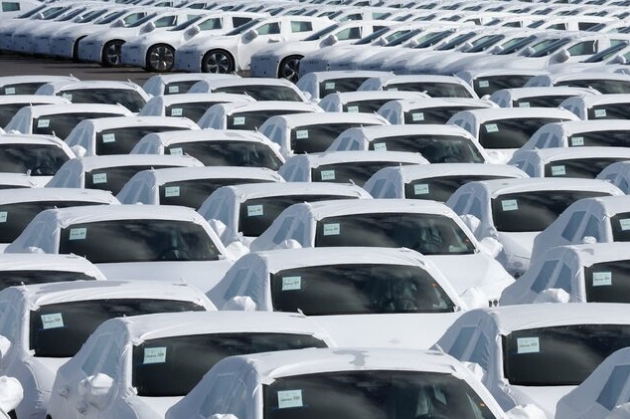 48_test's tweet image. Ого! Какая новость. 
Еврокомиссия отменит запрет на двигатели внутреннего сгорания, вступающий в силу с 2035 года. 
А как же климатическая программа? Неужели лохотрон с электричками оказался нерентабельным? Для двуногих сапиенсов придумают объяснение. profinance.ru/news/2025/12/1…