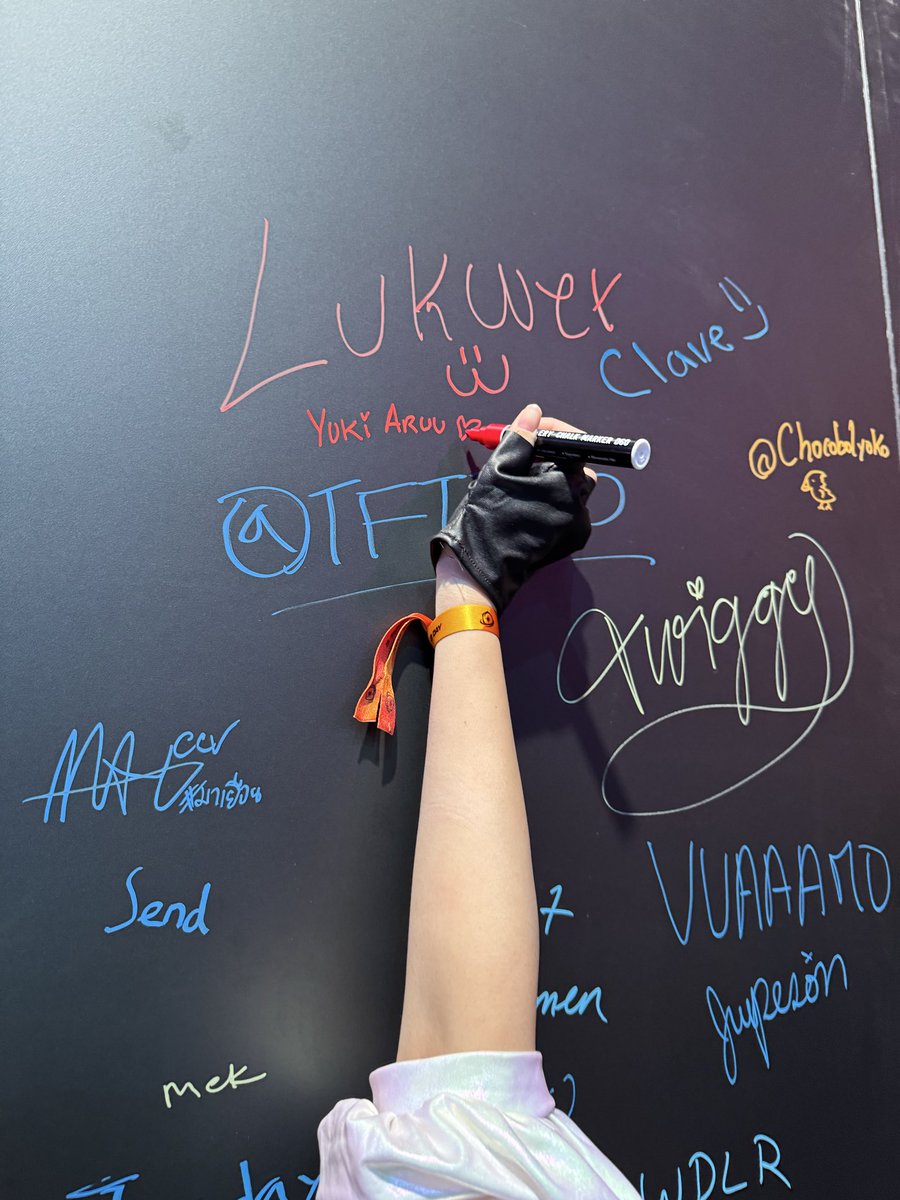 Lukwer tweet media
