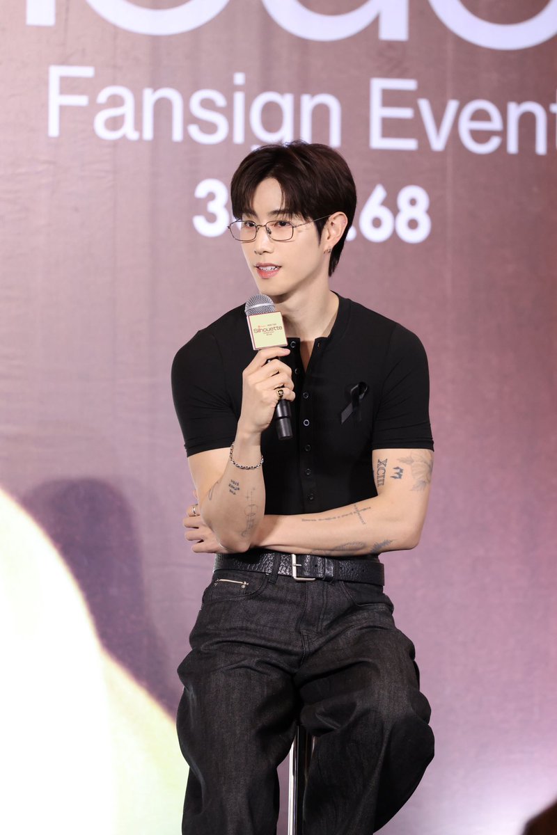 “มาร์ค ต้วน” เรียก “เจ้าอากาเซ่ของฉัน” จัดเต็มความพิเศษในงาน
Shopee x MARK TUAN ‘Silhouette’ FANSIGN &amp; PHOTO EVENT ในไทยครั้งแรก

🔗 facebook.com/10006722349147…

#ShopeexMarkTuanEvent #ShopeeTH #MarkTuan #Silhouette