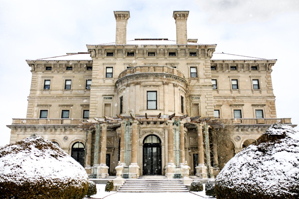 RITourism's tweet photo. Brisk Cliff Walk strolls, mansion magic, and seafood feasts! See why Travel + Leisure says weโre a road trip must! ๐๐โจ Read the full article here: https://t.co/GNt2AyQhs2
#VisitRhodeIsland https://t.co/HHbkioWxvq