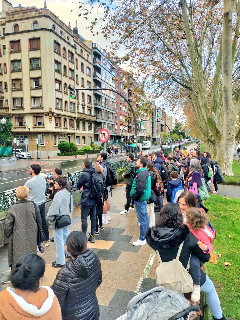 ELAHezkuntza's tweet photo. Epaitegiak baliogabetzat jo du Bilboko #Scientia ikastetxeko langile baten kaleratzea⛔️

📲 https://t.co/YZsMfe0IqX

El juzgado declara nulo el despido de un trabajador del centro escolar #Scientia de Bilbao, que cerró el curso anterior con un ERE⛔️

📲 https://t.co/xqZcYoZvK9 https://t.co/lMd1bG3zQi