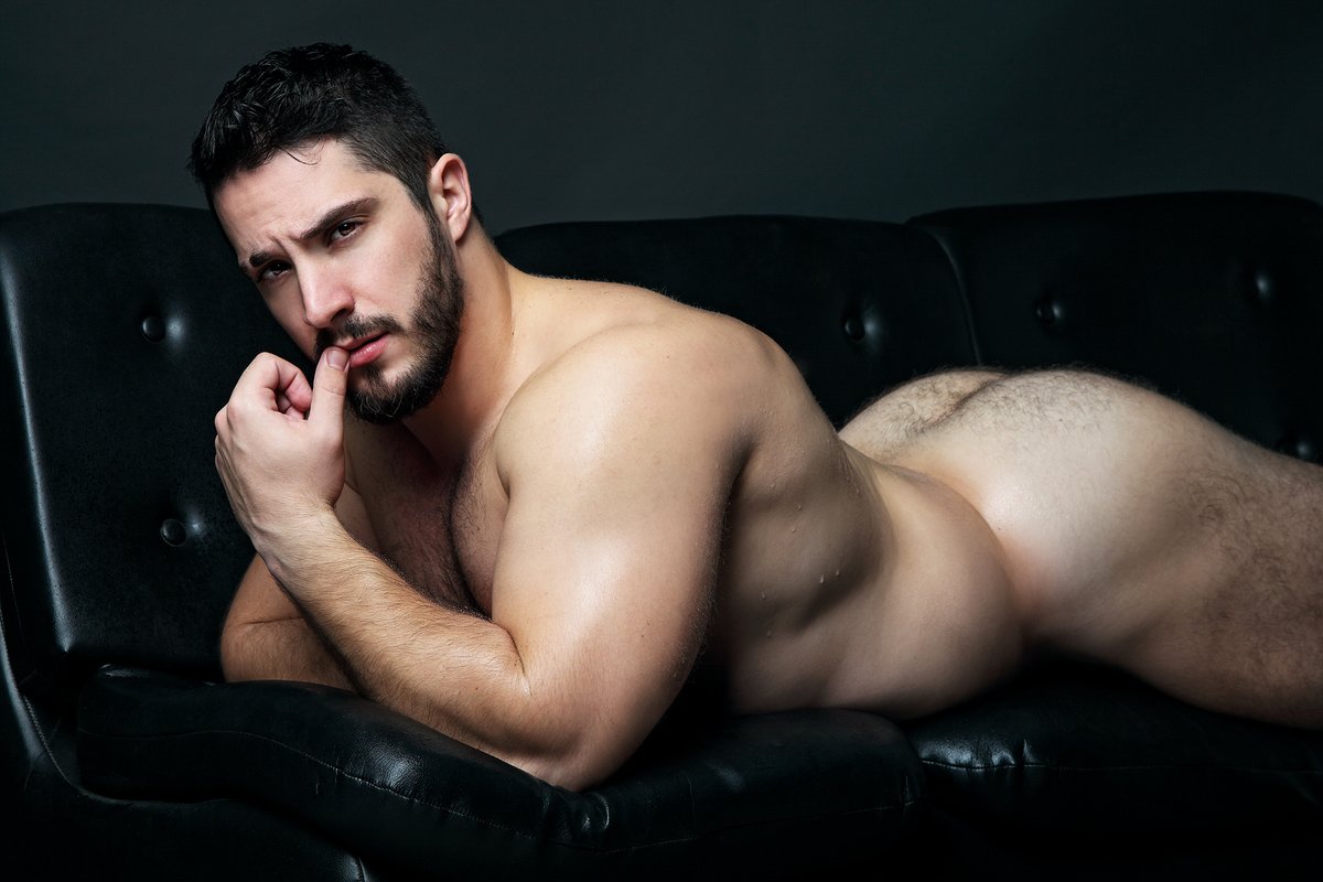 " A body unguarded. A moment unrepeatable "
#BodyInLight #GalleryCollectir #SaltyBodySeries