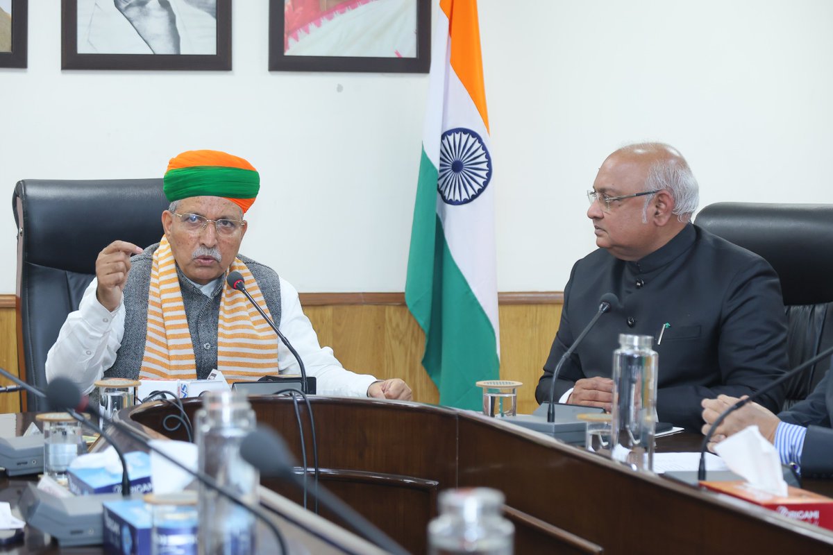 LciDla's tweet photo. In continuity with various events marking Human Rights Day, the Hon'ble Law Minister Shri Arjun Ram Meghwal today visited the office of Law Commission of India and  addressed an informative session on the theme 'Human Rights - Continuity of Indian Traditions'. https://t.co/4skw7xI2DW