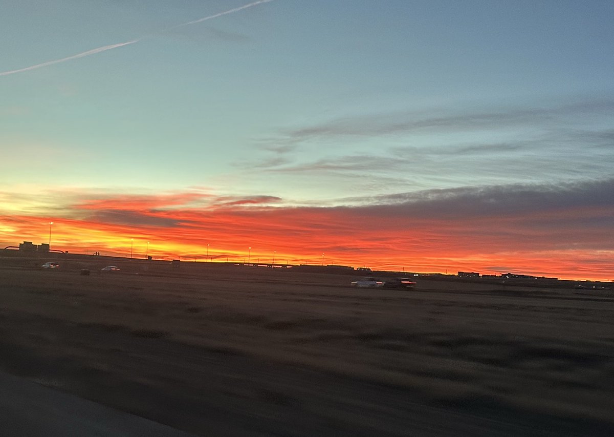 I can't remember the last time I've seen a bad sunrise or sunset in the Mile High. Last nights sunset looking south towards Pikes Peak and this mornings sunrise over the plains looking east. #cowx 

<a href="/BianchiWeather/">Chris Bianchi</a>