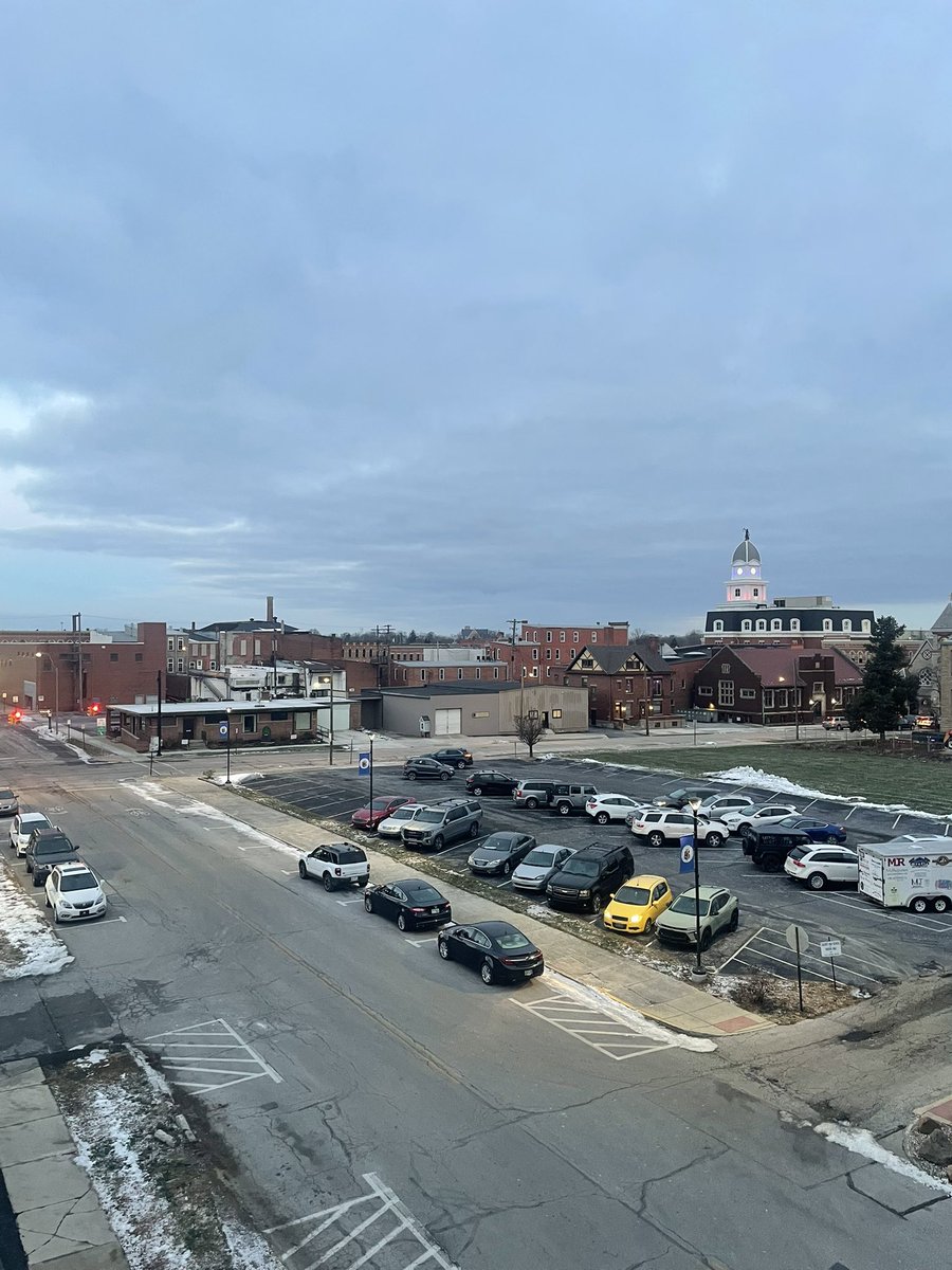 coach_lento's tweet image. Heard of Elf on a Shelf - Calvert Catholic Schools had a goof on the roof and a Christmas tree 🎄 greeting Tiffin, Students and Parents this morning!

#christmascharacters #tistheseason🎄 #principal #coach #educator