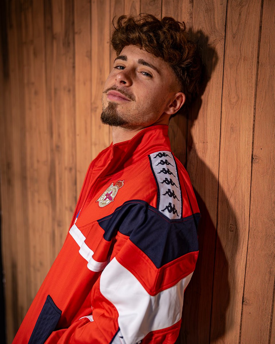 👔✨ 𝐕𝐢𝐬𝐭𝐞 𝐫𝐞𝐭𝐫𝐨, 𝐯𝐢𝐬𝐭𝐞 𝐃𝐞́𝐩𝐨𝐫 

🆕 Nova colección retro xa dispoñible nas DéporTiendas e online‼️

👉 deportienda.es/gl/collections…