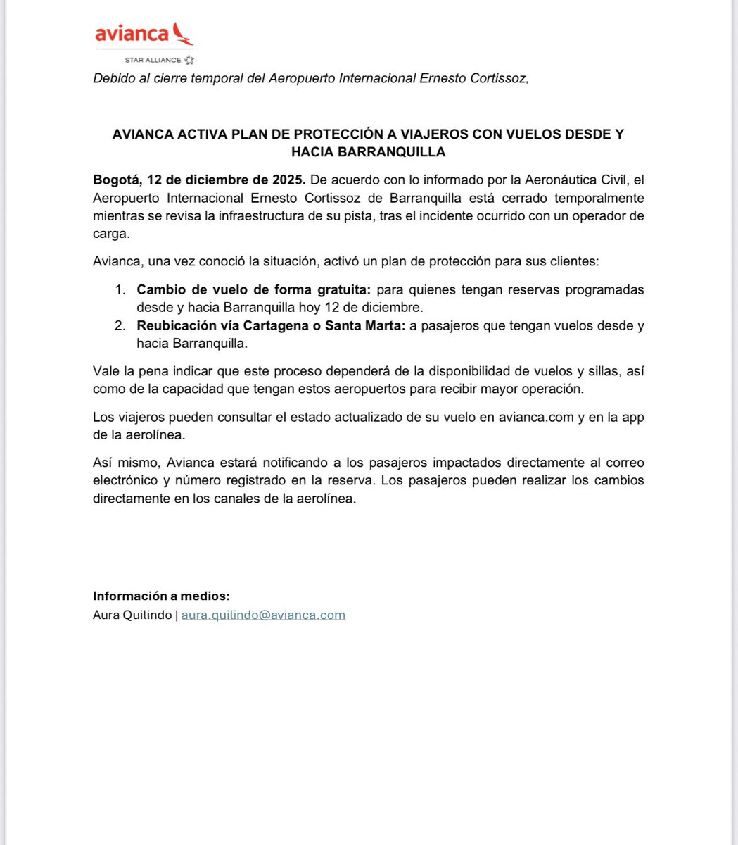 ¡SIGUE LA CRISIS AÉREA EN BARRANQUILLA! 🚨 

El <a href="/AerBarranquilla/">Aeropuerto Barranquilla Ernesto Cortissoz</a> está cerrado tras un incidente en pista, dejando a miles de viajeros en el limbo.

✈️ La Solución de <a href="/avianca/">avianca</a>: La aerolínea activa un plan de contingencia forzado, obligando a reubicar pasajeros vía Cartagena o