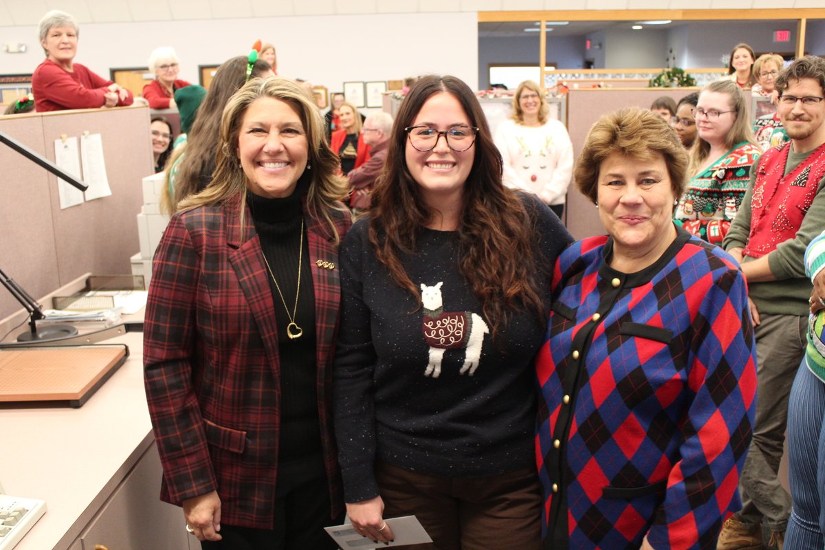 AJJInc's tweet photo. We are thrilled to announce Juliana Vernacchio as our 2025 Employee of the Year! 🎉

The AJJ Employee of the Year Award is presented to an employee who has demonstrated outstanding performance throughout the year.

Congratulations to Juliana on this well-deserved recognition! 👏 https://t.co/3PjcEyJscw