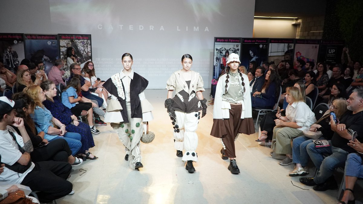 udepalermo's tweet photo. Un poco de lo que fue #ModaPalermo 💥🙌
Los estudiantes de Diseño de Moda UP presentaron los prototipos trabajados en la cursada en la pasarela. https://t.co/8XhOl5K3vv