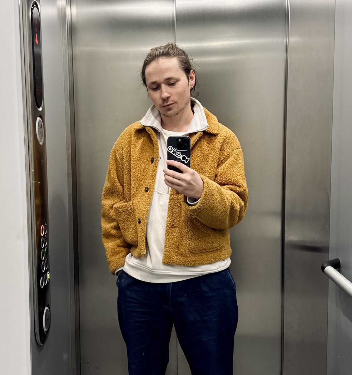 Извините, что не отвечал. Не хотел.