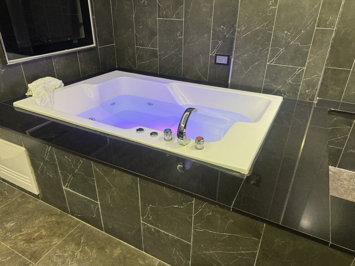 為了泡湯開房間這件事
到底誰會做···૮₍ •︡_ •︠ ₎ა
蛋撻會做··· 結果左營又約不到人