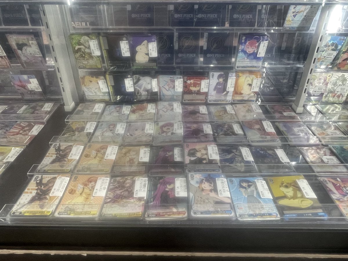 ぼちぼちケース埋まってきました