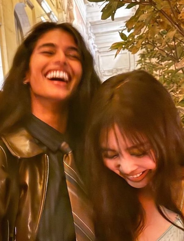 📸 251212 Bhavitha Mandava IG update with #JENNIE

“4. The nicest Ananya Panday helped me take a picture with Jennie, both so lovely and sweet.’l