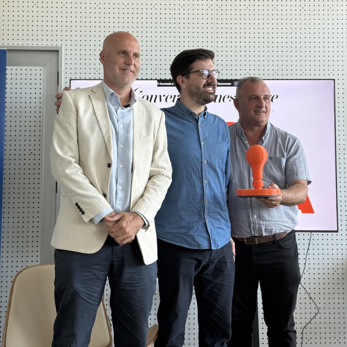 Participamos con <a href="/DanielXimenez25/">Daniel Ximénez</a> en Burocracia Creativa organizado por <a href="/jab_uy/">JAB!</a> en <a href="/UTECuy/">Universidad Tecnológica</a> de Minas.

Desde el territorio intercambiamos experiencias para seguir transformando la gestión. Una forma de continuar innovando y acercando más soluciones a la vida cotidiana de la gente.