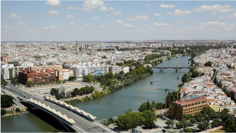 Sevilla no pierde población: se desplaza al primer anillo 🏘️➡️🏙️. Pero el trabajo y los estudios siguen en la capital. Sin metro ni Cercanías 🚇🚆, miles entran y salen a diario 🚗➡️ colapsando la ciudad. Falta visión estratégica ❌

diariodesevilla.es/sevilla/han-id… vía <a href="/diariosevilla/">Diario de Sevilla</a>