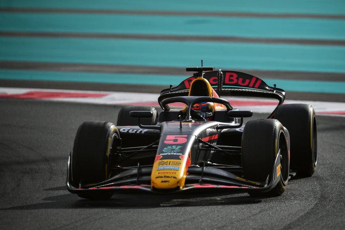 firstlapf1's tweet image. ⏱️ Resultados sesión de tarde tests postemporada de Abu Dhabi día 3

🥇 Oliver Goethe (MP Motorsport, Red Bull)

🥈 Alex Dunne (Rodin Motorsport)

🥉 Martinius Stenshorne (Rodin Motorsport)

#F2 #F2Testing 🇦🇪
