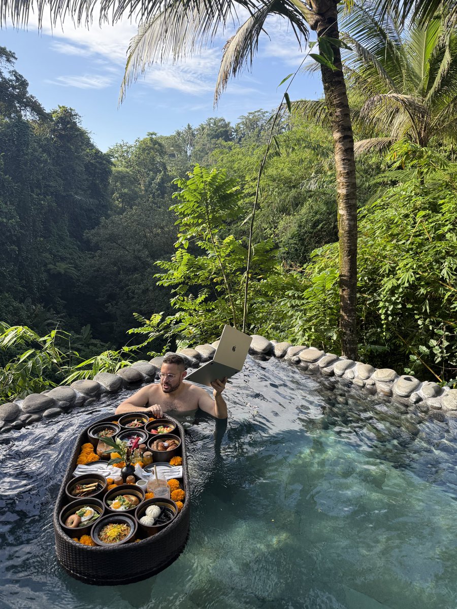 timothysykes's tweet image. Gooooooooood morning! Who’s ready to finish the week strong?! Retweet this if you promise to be disciplined today and if you like my trading office here in #bali whewwwwwww! #laptoplifestyle