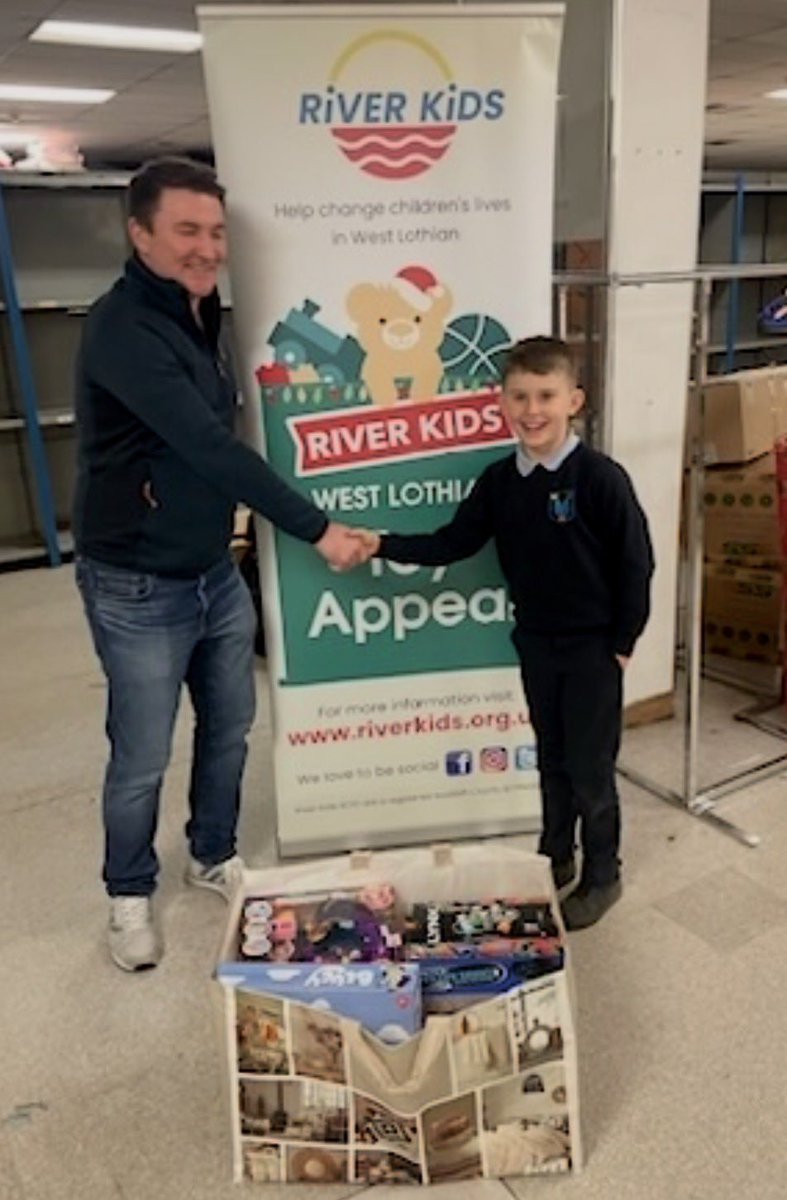Stutt07's tweet image. My son has been collecting golf balls and decided to set up a stall at the Christmas Fayre selling them. Delighted with his decision to use the money to purchase a selection of gifts an donate to local River Kids Charity for those who need it most. @WestLothianCour