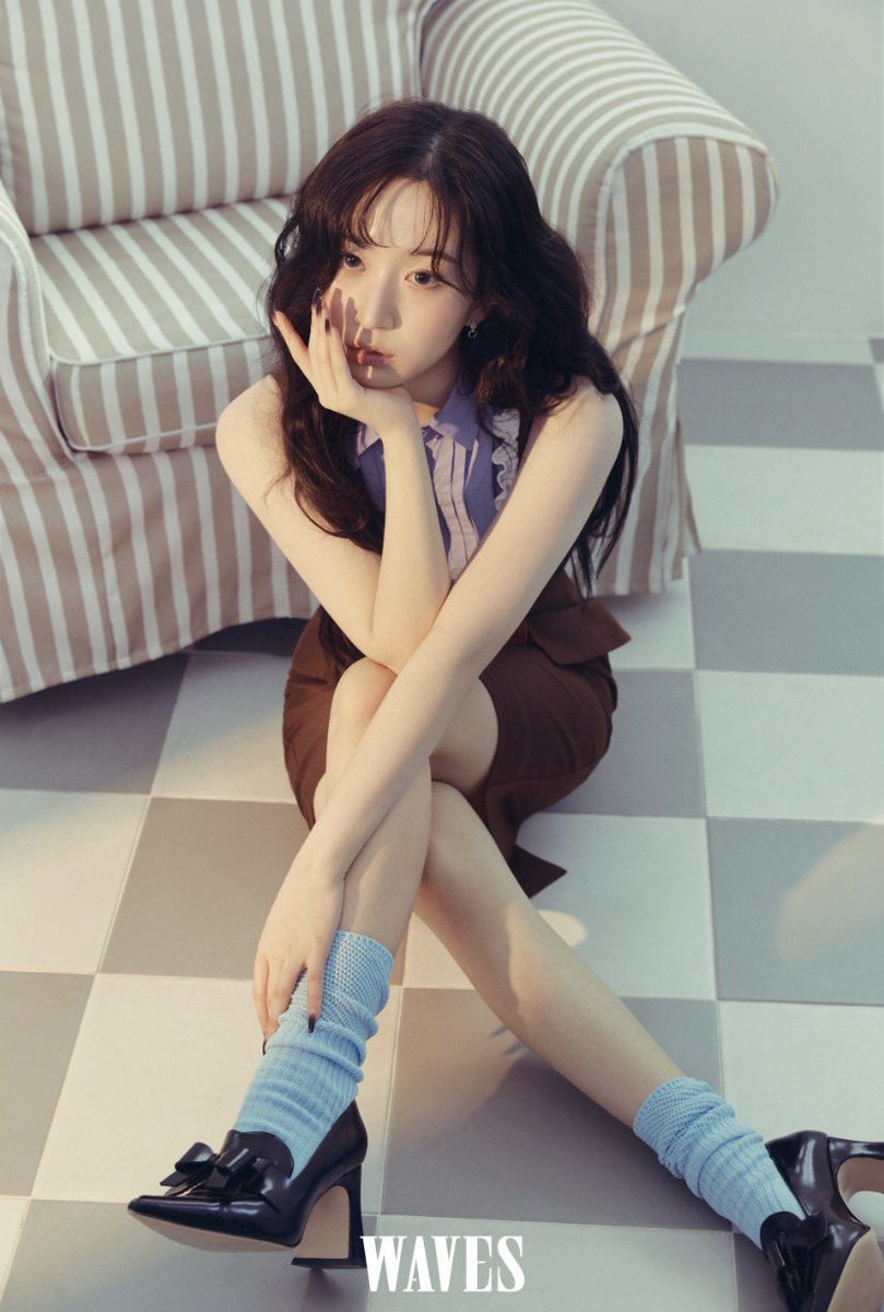 itgirlhw's tweet photo. OH FUCKING HAEWON HELLOOO? https://t.co/5OXHtA2PuX