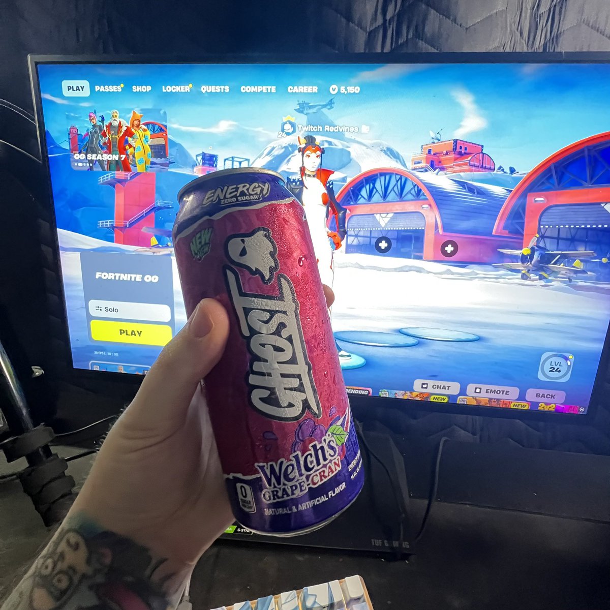 Redvines tweet media