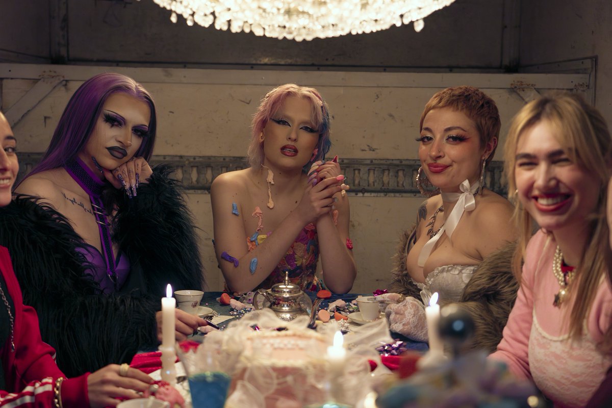 missEmilyGhost's tweet image. Lo absolutamente increíble que fue grabar esto y el pedazo de vídeo que ha quedado😭
Forever grateful de poder vivir experiencias así y con las personas que lo hacen posible💜