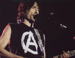 Cuando los hechos (y las imágenes) hablan más que las palabras.

"No tengo amo ni dios, vivo la vida a saco, me noto el poderío debajo del sobaco" ✊🏻🔻💥💥

#GraciasRobe