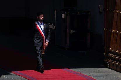 gonzalodowney's tweet image. 4 años, 100 hechos, 100 razones para que juntos, todos los chilenos, podamos decir con nuestro voto al Frente Amplio: nunca más.

1. Caso Fundaciones
2. Fracaso de Gas para Chile y millonarias pérdidas
3. Corrupción en la campaña de Karina Oliva: del desayuno millonario a dineros…